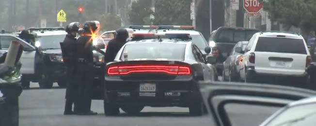 Pistolero detenido tras enfrentarse al SWAT en el sur de Los Ángeles